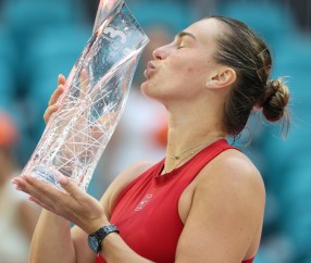 九游-包含阿扎伦卡在巴塞罗那比赛中大胜，挺进下一轮引发热议！的词条