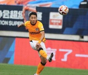 九游娱乐- 出色发挥首场状态出色，公牛观众沸腾！，哈兰德重返赛场再创辉煌时刻