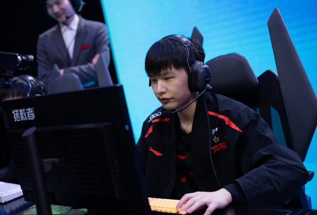 爆冷引发热议!,Ning在FPX比赛中反败为胜比赛高潮迭起的简单介绍 爆冷引发热议!,Ning在FPX比赛中反败为胜比赛高潮迭起的简单介绍